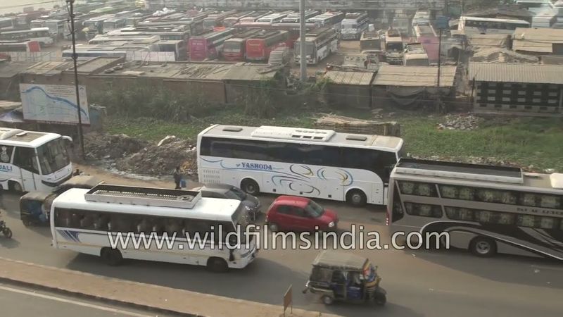 बिहार के पटना में मीठापुर बस स्टैंड