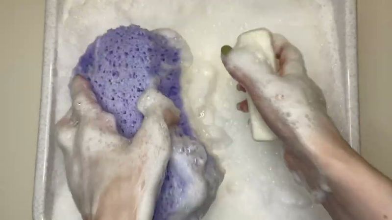 ASMR 🌲🧺Laundry soap with pine needles | АСМР 🌲🧺 Мыление хозяйственного мыла с хвоей