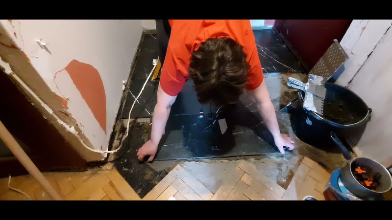 И снова про плитку. Технические подробности. Укладка на неровный пол.