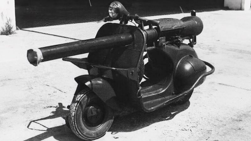 Французы прикрутили пушку к Веспе и отправили воевать