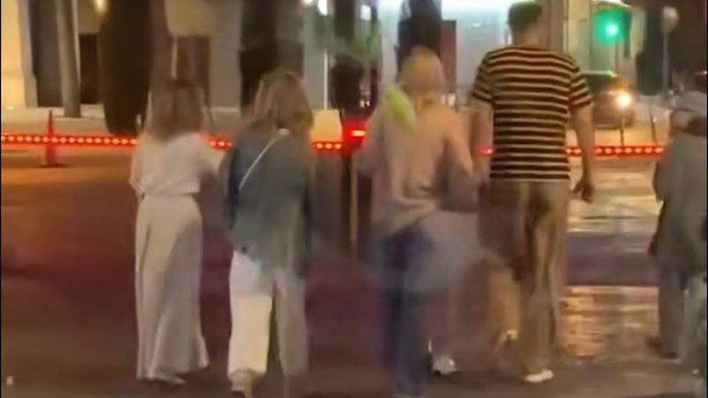 Скрюченную Пугачеву еле передвигающую ноги сняли на Кипре