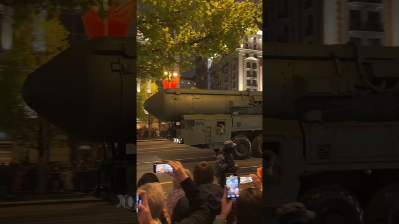 Парад Победы 2025 в Москве: ночная репетиция 3 Мая