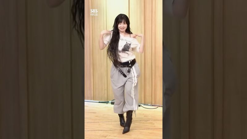 현아 (HyunA) - 못 (Mrs. Nail)