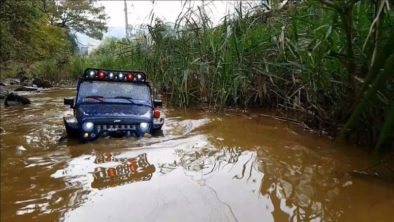 무선조종자동차TRACTION HOBBY 1/8 Founder Jeep Kim-hae Mud SlowMix