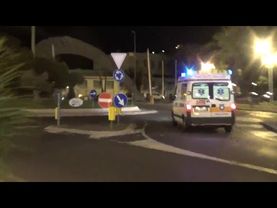 [SIRENA PNEUMATICA] Ambulanza Croce Bianca Finale Ligure in sirena / Ambulance in emergency