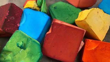 Colourful Dyed Gym chalk Blocks Crushing with @Asmrgymchalkpakistan