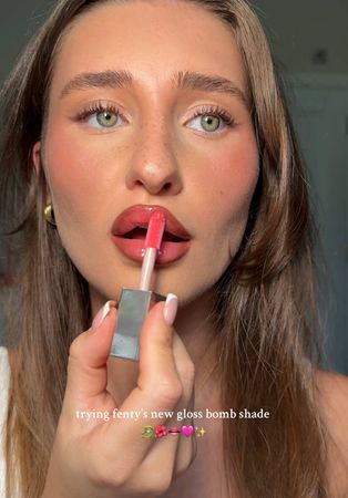 Trying @Fenty Beauty’s new gloss bomb shade in Dragon Mami 🐉🌺👄✨🩷 #fen...