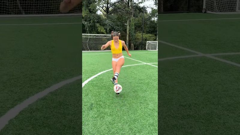 Freestyle, but shot no goal 🥅 😭  #goals #freestylefootball #funny #bikini #health #reelsvideo