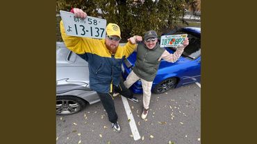 Наверное пешком