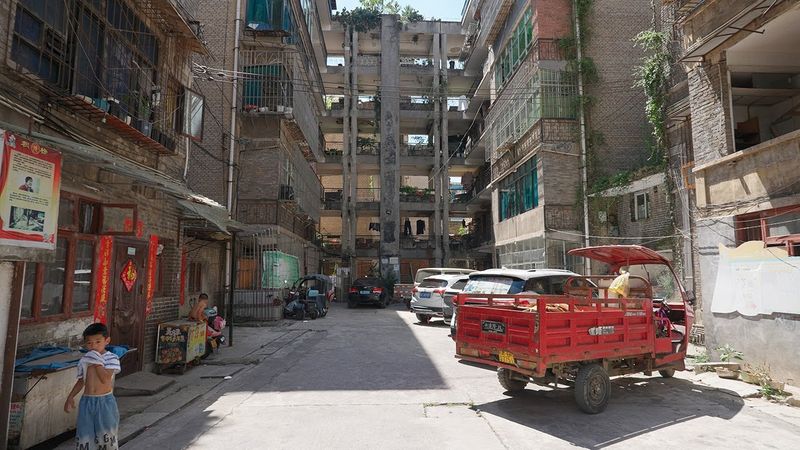Walking through old buildings and streets. Life in Chinese county towns. Bijie毕节(2), Guizhou・4K