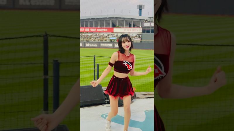 아웃송 챌린지 만든 사람 상 줬어요? #정희정 #정희정치어리더 #ktwiz #kt위즈 #kt위즈치어리더