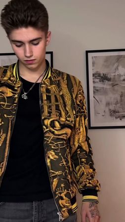 Парни, не забывайте говорить девушкам насколько они прекрасны ❤️