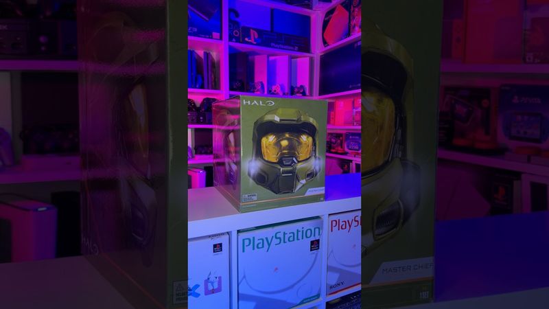 Halo: Master Chief Deluxe Helmet With Lights