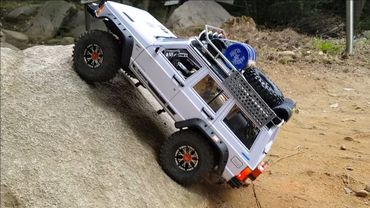 TFL T10 Full Metal Jeep Cherokee Man-duk Rock Crawling