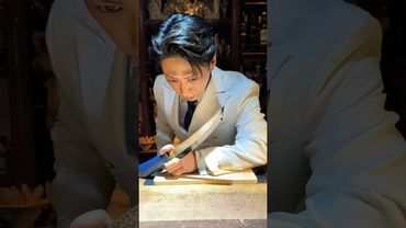 世界が注目する方のバーテンダー！麻布十番のセンティフォリアでは世界で活躍するバーテンダー駒井さんの作るカクテルが楽しめる。一杯4,000円と値ははりますが毎度感動します #japanesefood