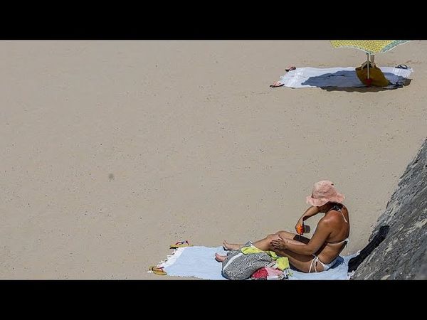 Membantah klaim bahwa tabir surya berbahaya dan menyebabkan kanker