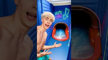 When the toilet is occupied! 🎢 🚽