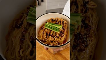 Creamy Peanut Noodles 🥜🍜