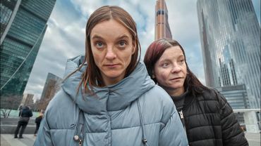 СБЕЖАЛИ ИЗ ДЕРЕВНИ В МОСКВУ. Ох потеряли девчонок…