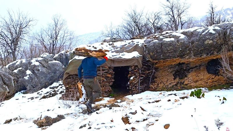 Come costruire un rifugio di sopravvivenza sotto la roccia, documentario naturalistico