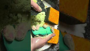 Crispy Powdery Yellow & Green Dyed Fresh Chalk