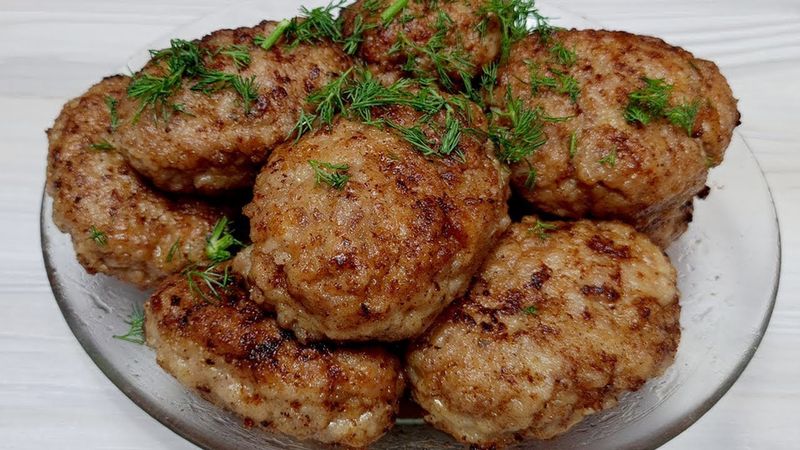 Поверьте очень, очень вкусные и супер мягкие котлеты! Готовим супер котлеты
