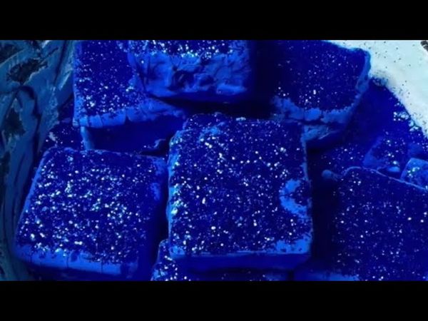 Glittery Oily Blue Dyed Fresh Chalk 💙