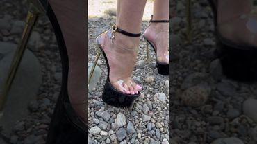 Best shoes for trail 🩷😍🔥 #heels