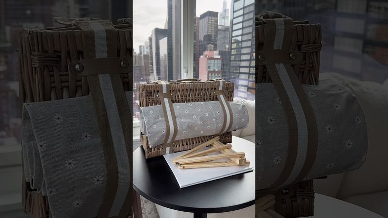 Packing for a picnic in Central Park 🧺 🌳 #picnic #foodprep #packing #asmr #snackbox #satisfying