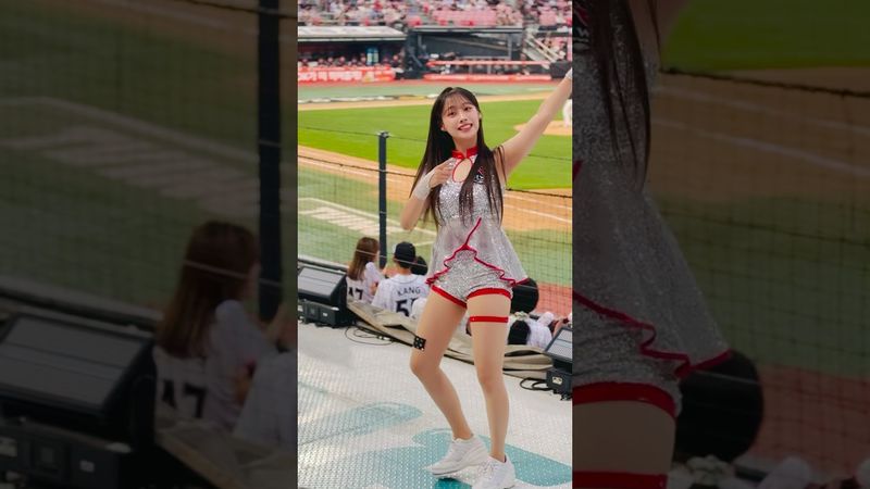 등장송의 동작 하나도 허투로 하지 않는 성실의 아이콘 #이서윤 #이서윤치어리더#ktwiz #kt위즈 #kt위즈치어리더