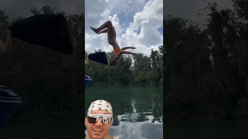 the best way to cool down during summer 💛 #funny #trandingreaction #reactionshorts #reels #shorts