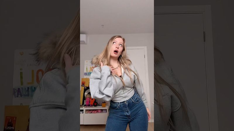 POLI танцует новогодний тренд