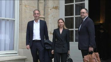 Glucksmann and team arrive at Matignon for talks on voting reform | AFP