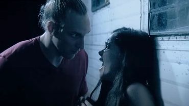 МИСТИЧЕСКИЙ УЖАСТИК! В НОВУЮ СЕМЬЮ ВЛЮБИЛСЯ ВЕСЬ ГОРОД НО ИХ ЖДЁТ КОШМАР НАЯВУ! КОРОЛЕВА ПЧЁЛ