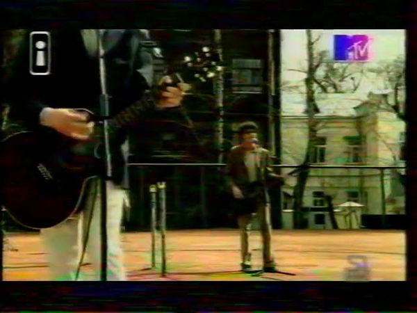 2004 08 - MTV - 12 злобных зрителей 2004 (отрывок)