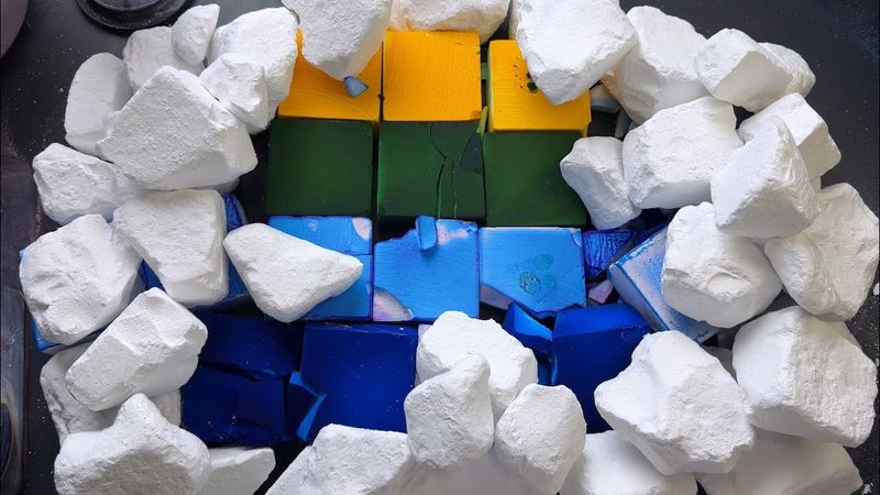 Hands on @yiouasmrchalk JUMBOS😍💕