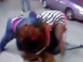 Женская драка на улице! Жми!