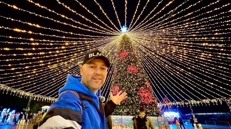 Самый НОВОГОДНИЙ город в Крыму-ЯЛТА 2026! Нарядили просто УЛЁТ! Набережная Ленина! Крым сегодня