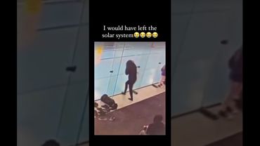 I would’ve left the solar system 😭😭😭😭