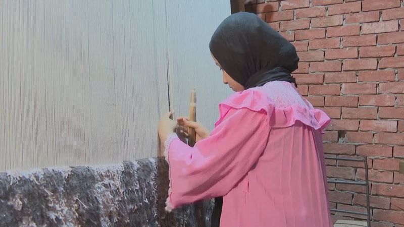 Ковроткачество помогает прожить египтянам из сельской местности