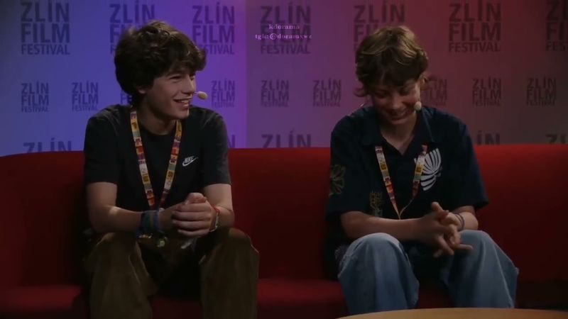 озвучка интервью Лу и Мариуса на русском