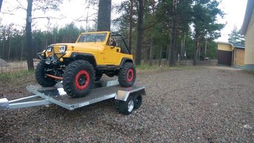 Bishop's RC Crusade - Wrangler YJ Crawling #8 on Hilux trailer