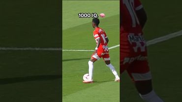 1000 IQ throw-in by ASPRILLA 😏