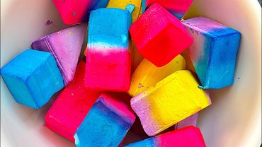 Dyed chalk crush - colourful shapes - asmrgymchalk - satisfying