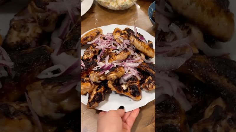 Это самый лучшим маринад для крылышек 😍 #рецепты #мангал #крылышки #рецептыкурицы