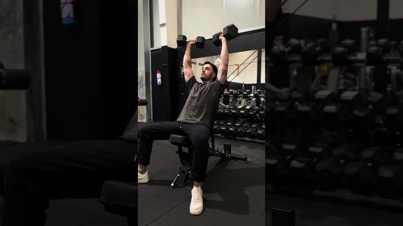 Press de hombros sentado con mancuernas - Deltoides anterior