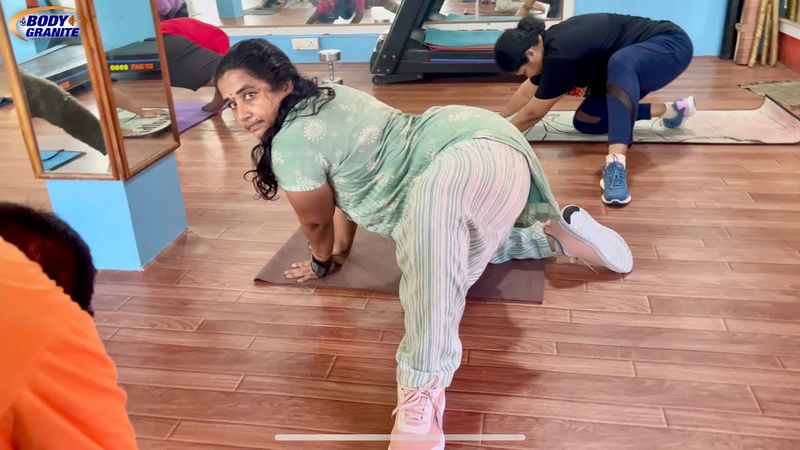 Allenamento brucia grassi per glutei, interno cosce e gambe in 10 minuti!