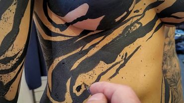 Body Painting & Tattoo: Artistic fusion on a Stunning Body