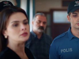 - куда пропала та искра в их взгляде💔 #далекийгород #uzakşehir #albor...