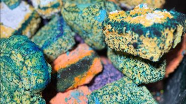 Day 7 of #18DaysOfLoveASMR Pasted reformed #gymchalkasmr